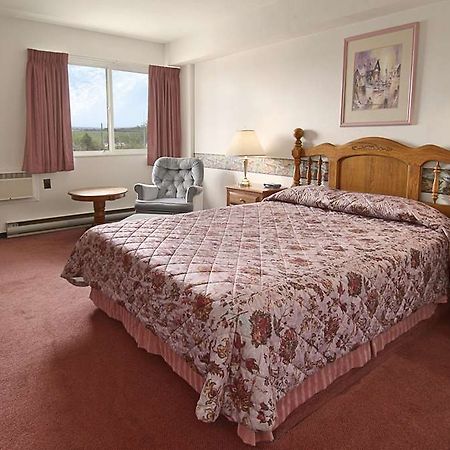 Ramada Limited Dawson Creek Hotell Rom bilde